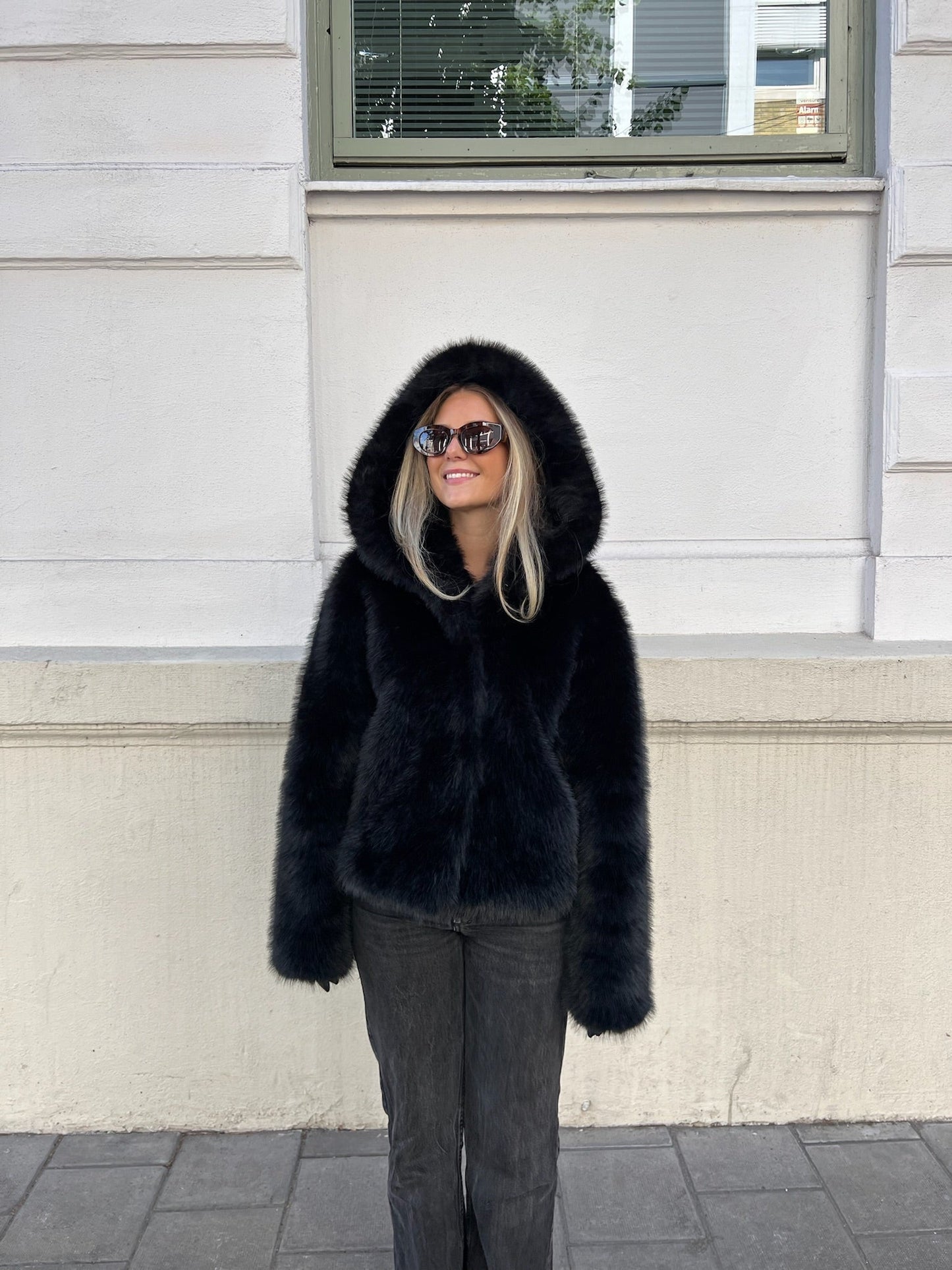 Ida Faux Fur Black Clermonte