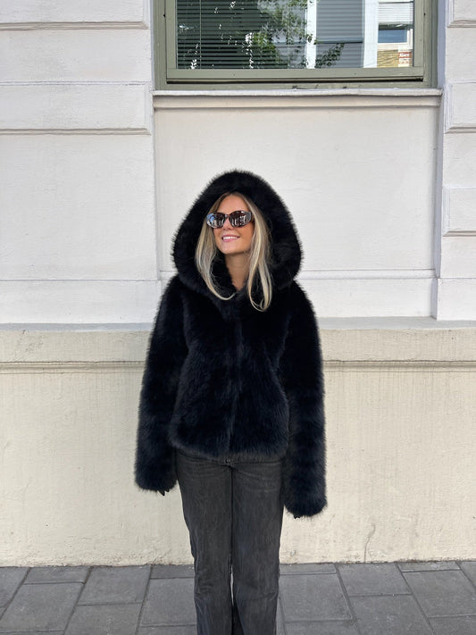 Ida Faux Fur Black Clermonte